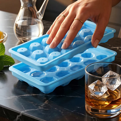 Diamond Ice Cube Tray with Lid – 17 Grid Reusable Ice Mold for Whiskey, Cocktails, Juice &amp; Cold Drinks